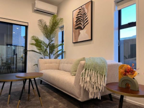 Incredible luxury 3 floors Townhouse High Ceiling